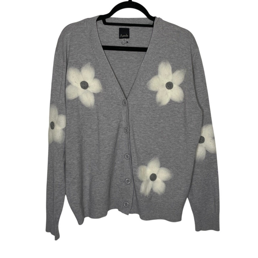 Aaeda Cardigan Women XL Gray‎ Floral Applique V-Neck Button Front Knit Sweater